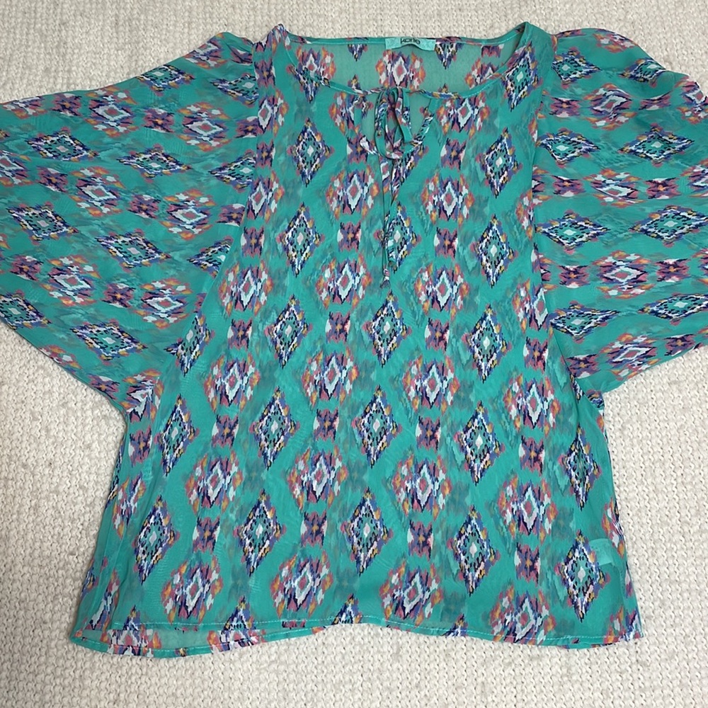 KARLIE Wing Sleeved Blouse, Size Medium